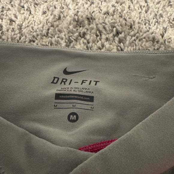 Vintage Nike Women’s Cropped Pink Yoga Pants - Picture 6 of 6